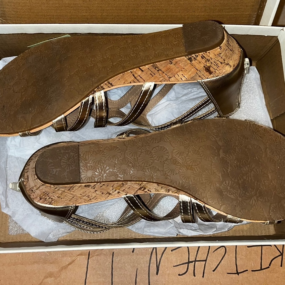 Sandals - Picture 2 of 2